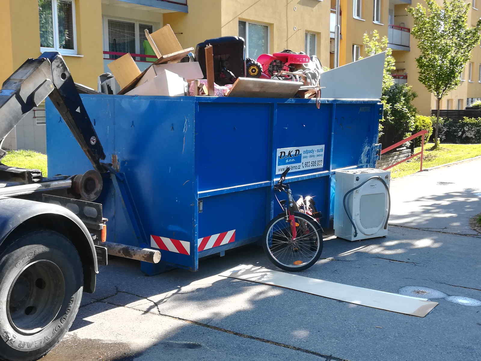 Kontejnerová doprava, přistavení kontejnerů, odvoz suti a odpadů